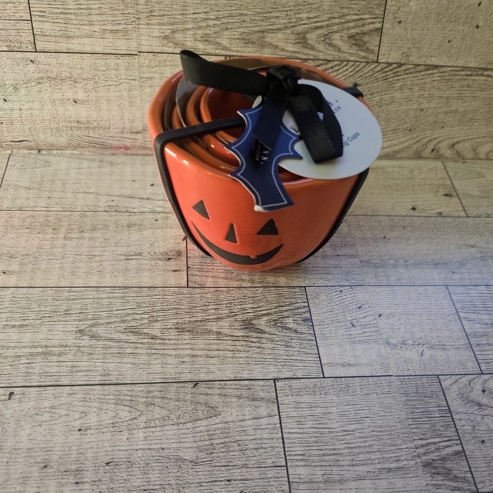 Raw Dunn/ Magenta Halloween Pumpkin Measuring Cups, 2024 Release NWT!